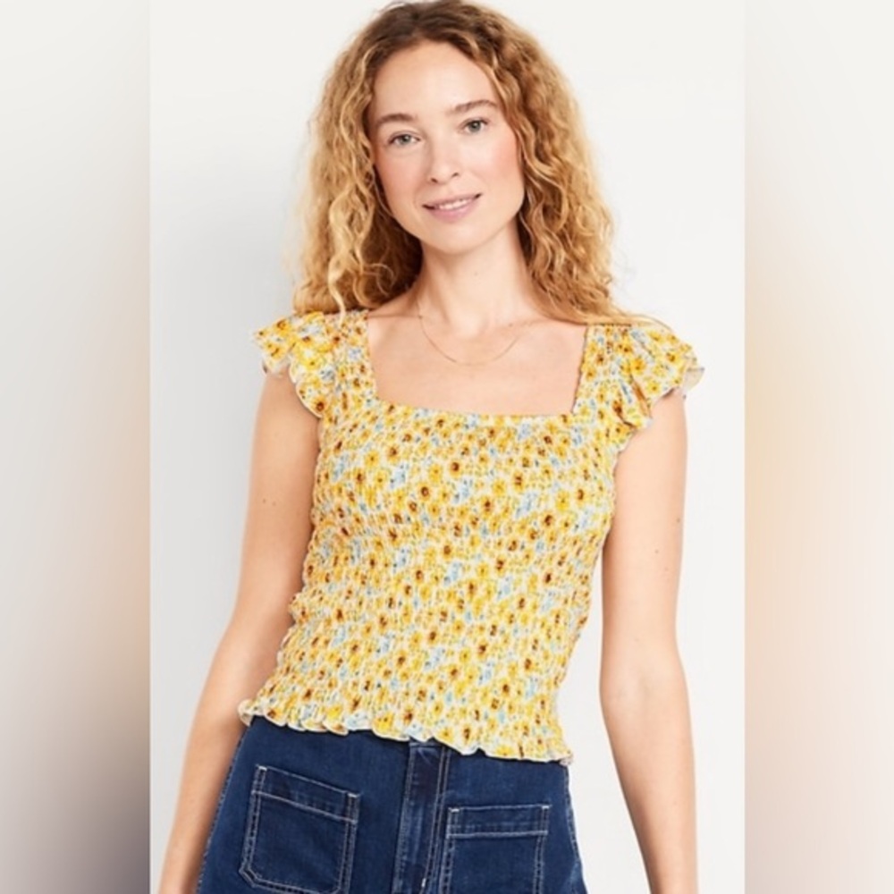 NEW…Old Navy Flutter Sleeve Floral Smocked Top